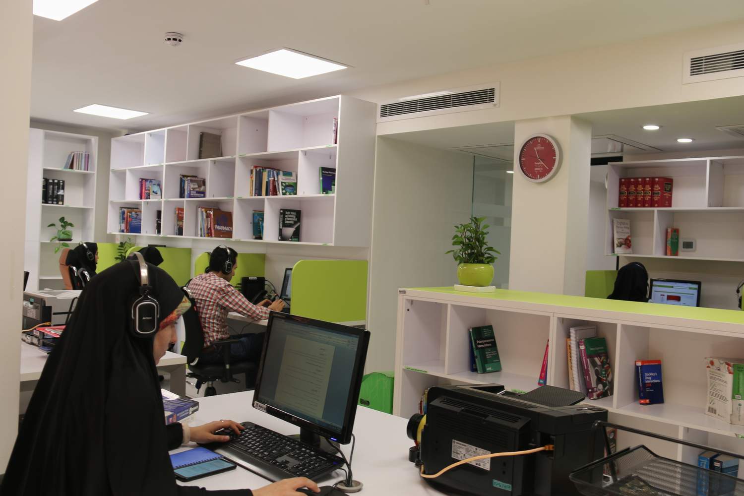 مشاوره داروئی  مرکز داروپزشکی 13 آبان تلفن 82101 